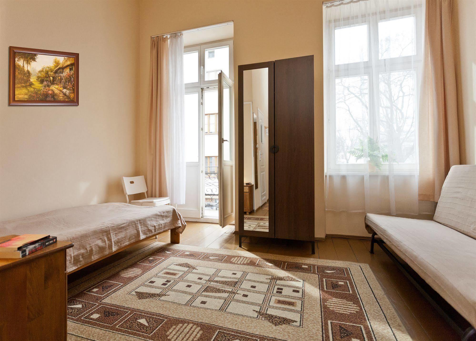Enigma Hostel Cracovie Extérieur photo