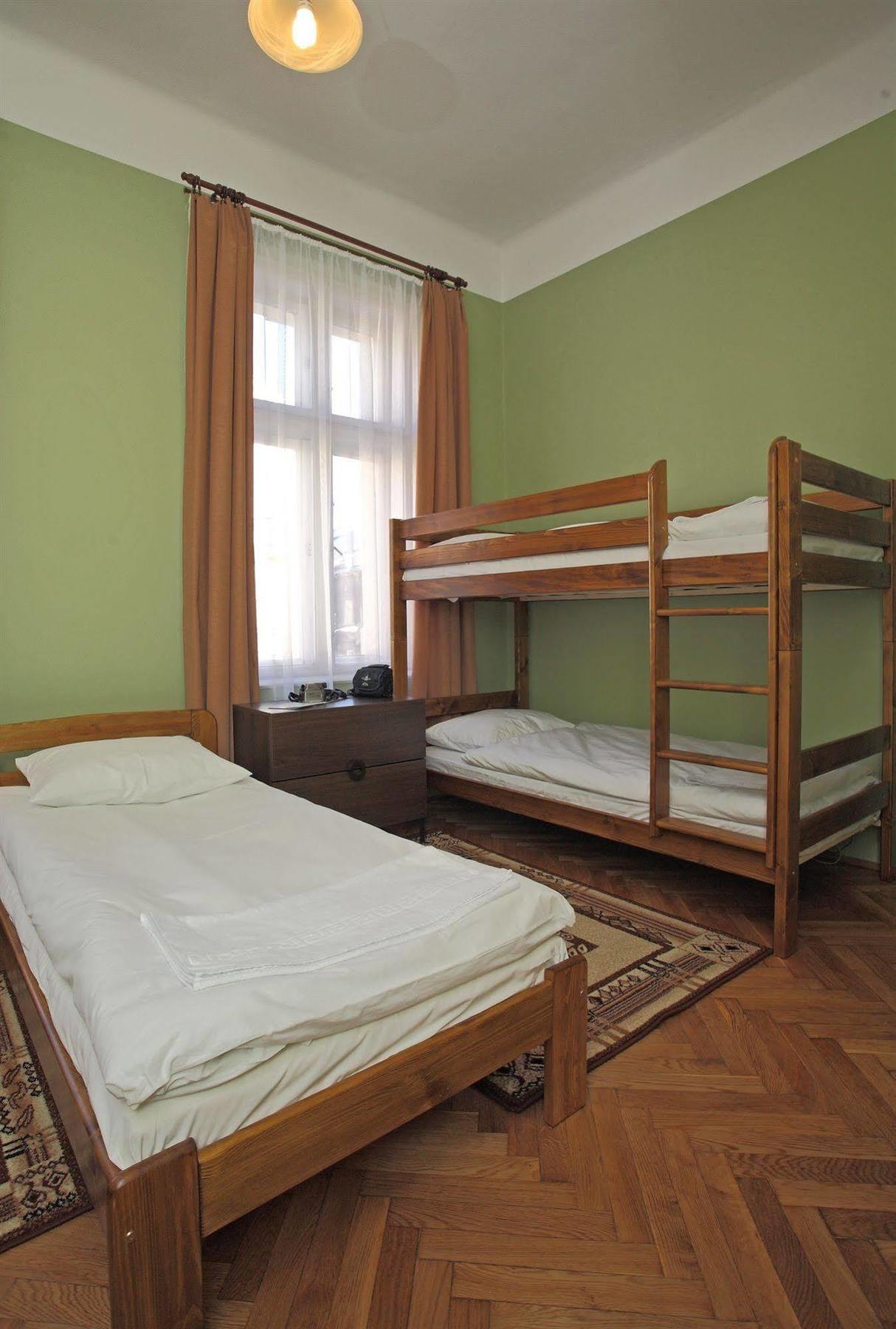 Enigma Hostel Cracovie Extérieur photo