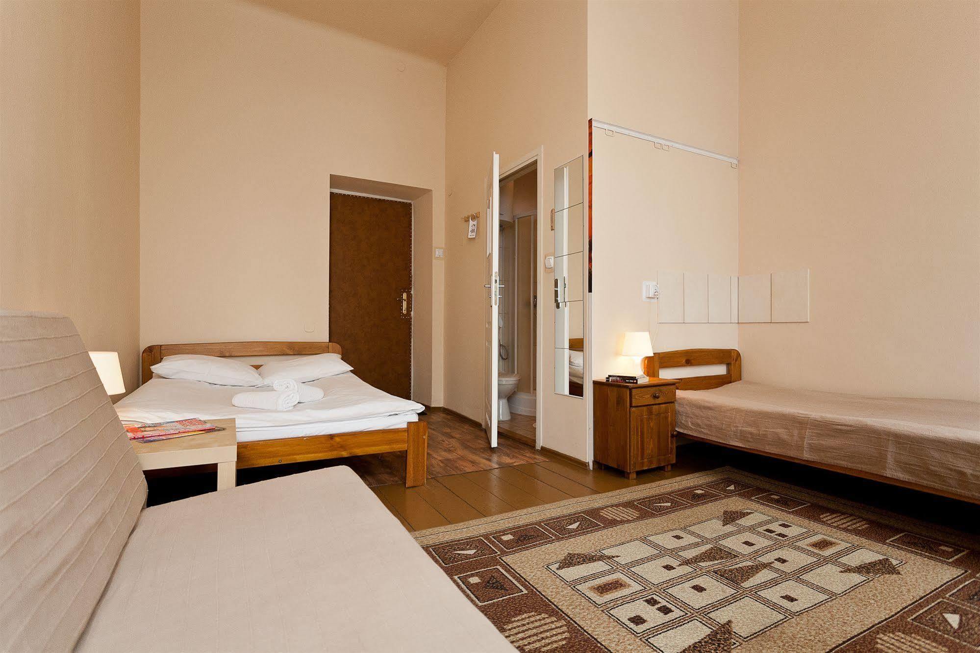 Enigma Hostel Cracovie Extérieur photo