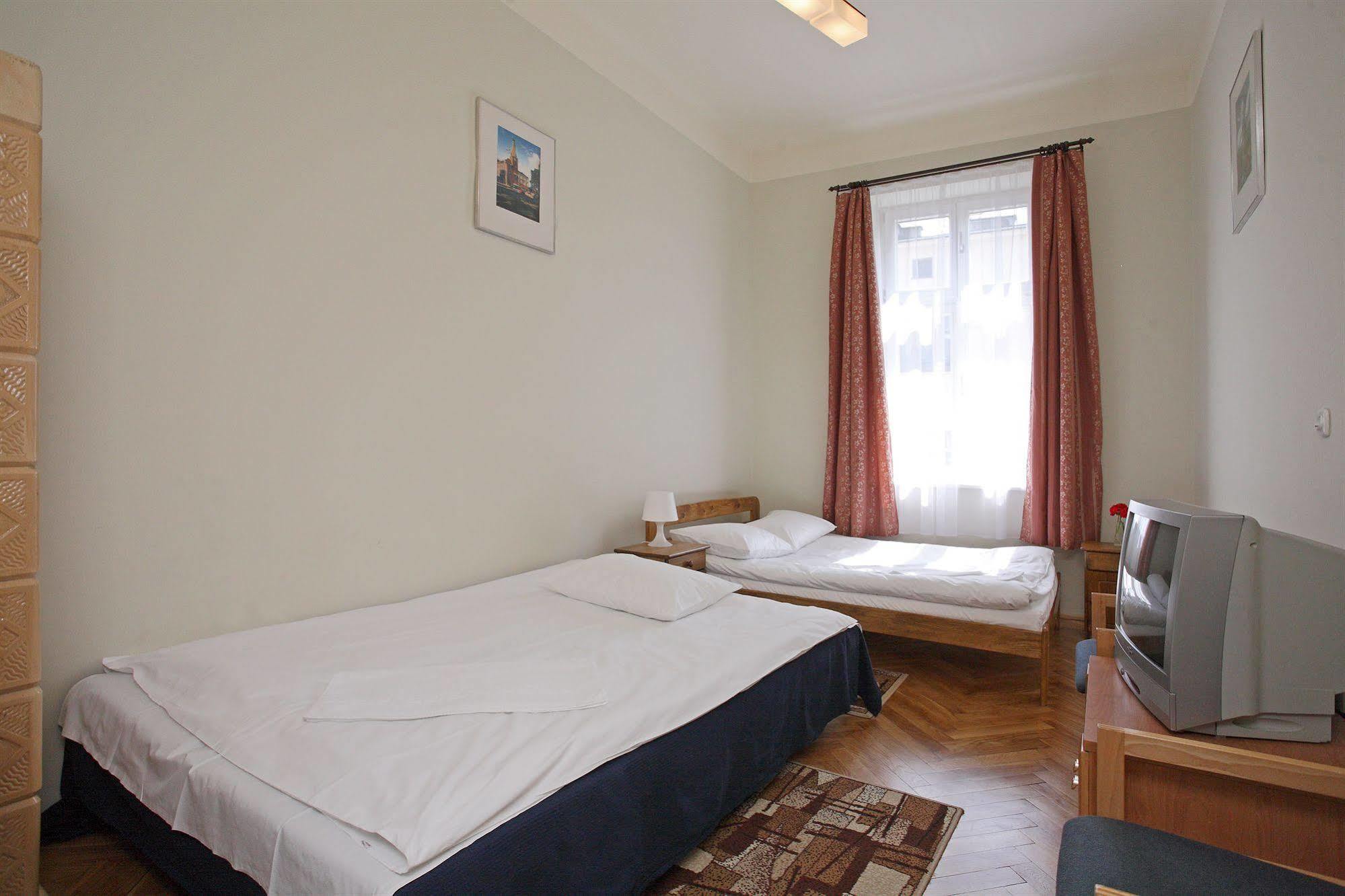 Enigma Hostel Cracovie Extérieur photo