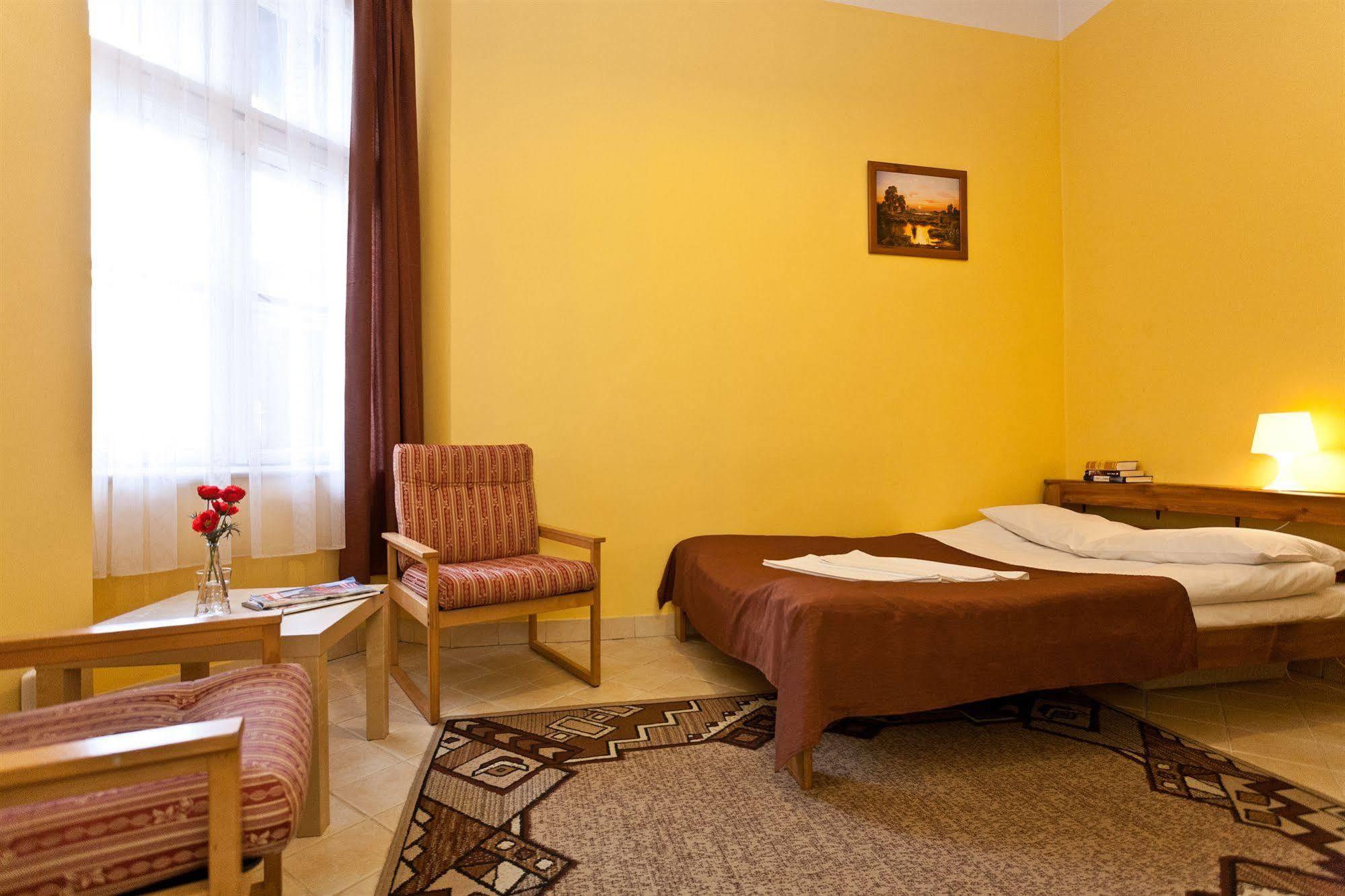 Enigma Hostel Cracovie Extérieur photo
