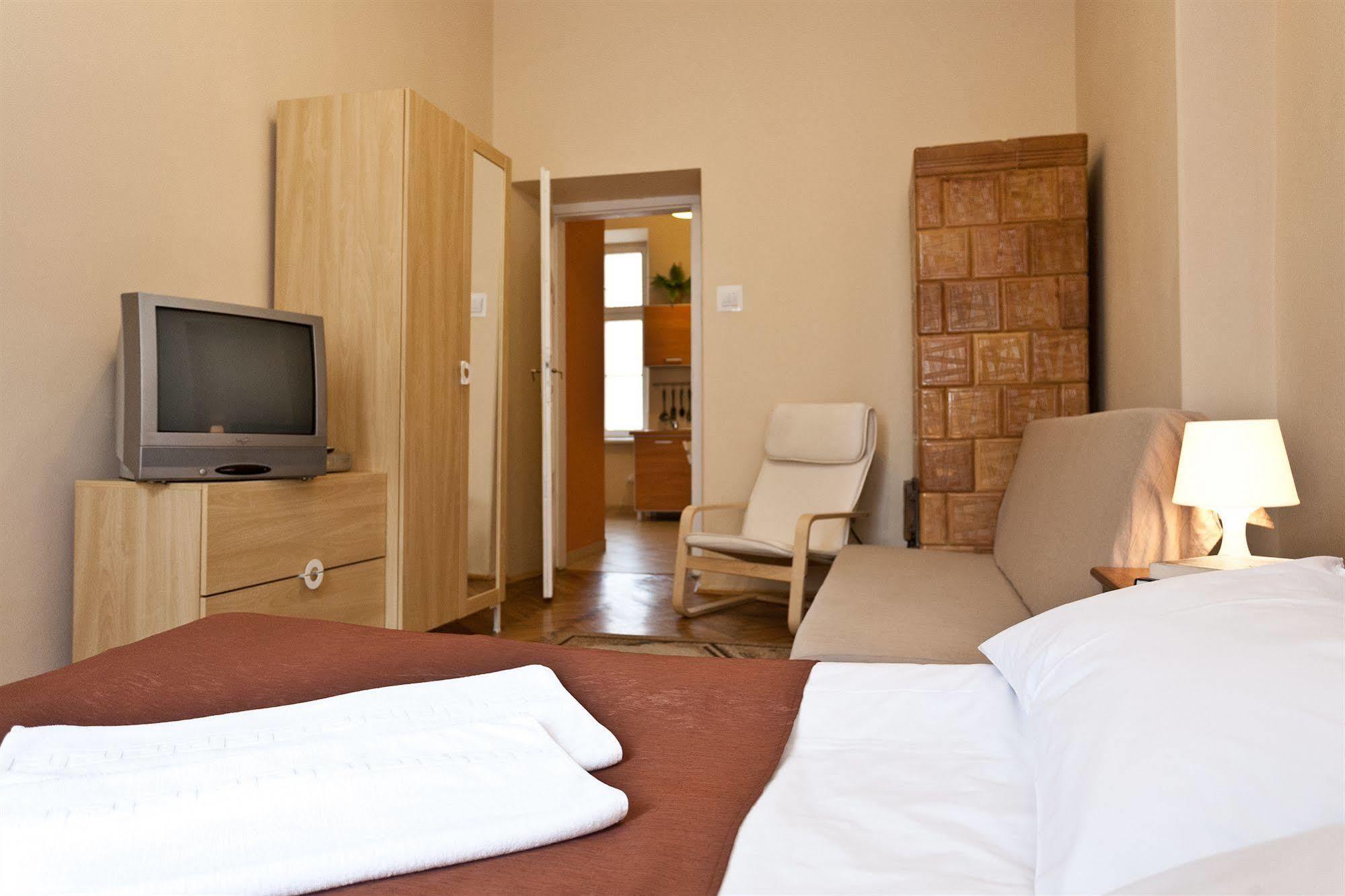 Enigma Hostel Cracovie Extérieur photo