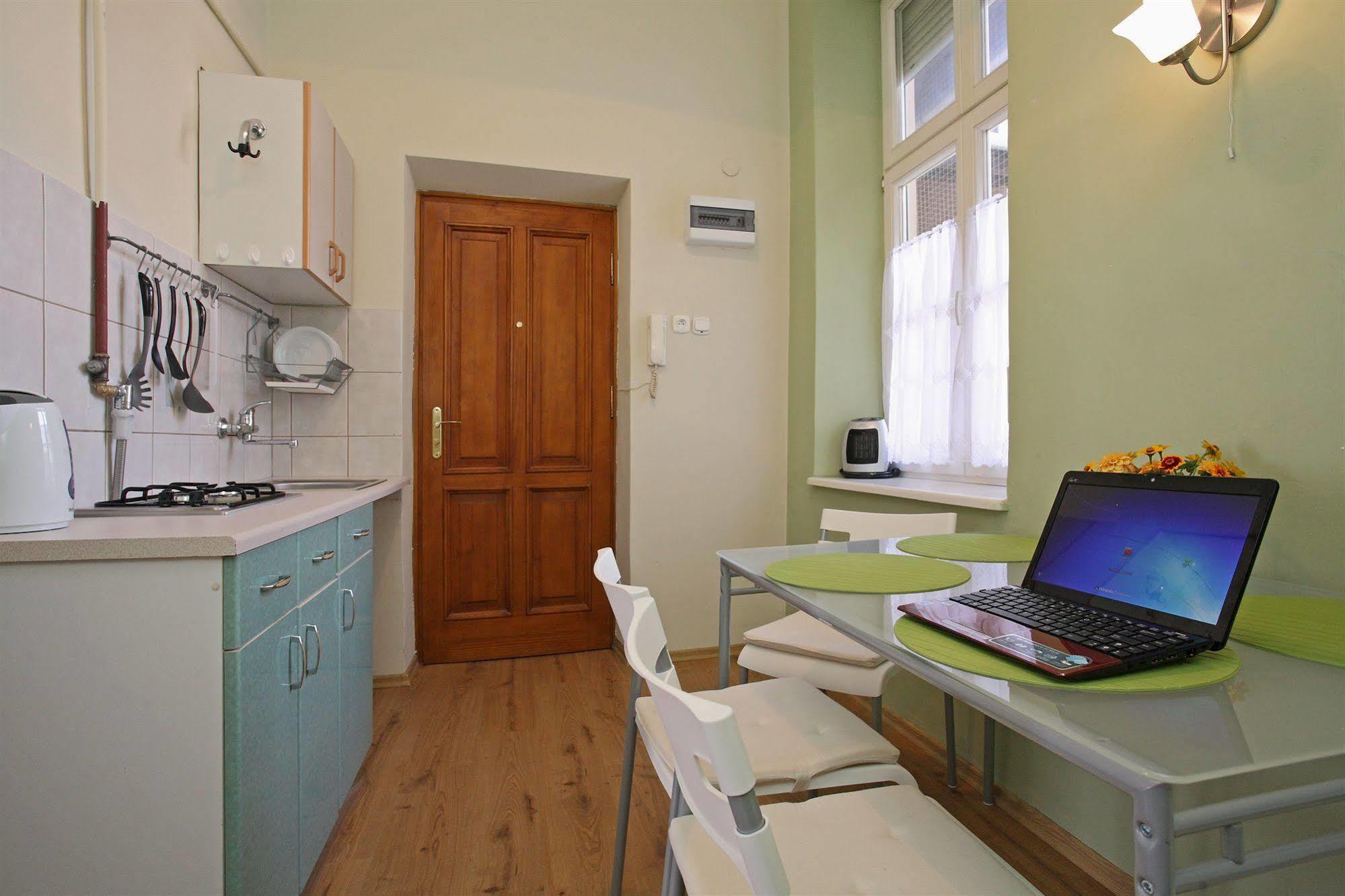 Enigma Hostel Cracovie Extérieur photo
